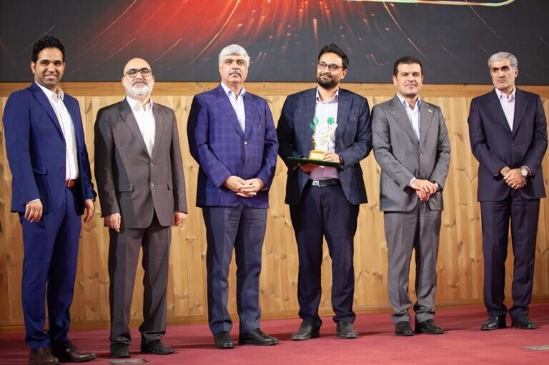 دریافت جایزه تامین مالی فناوری و نوآوری توسط صندوق پژوهش و فناوری صنعت نفت