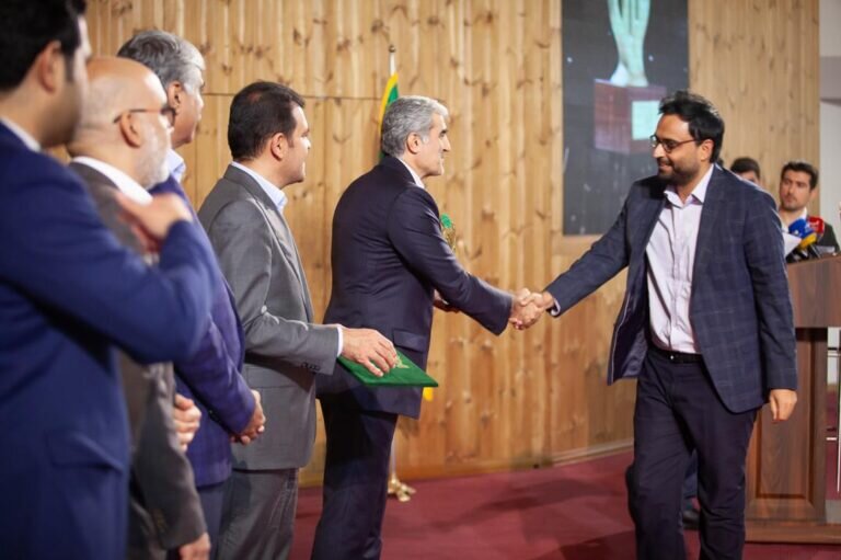 دریافت جایزه تامین مالی فناوری و نوآوری توسط صندوق پژوهش و فناوری صنعت نفت